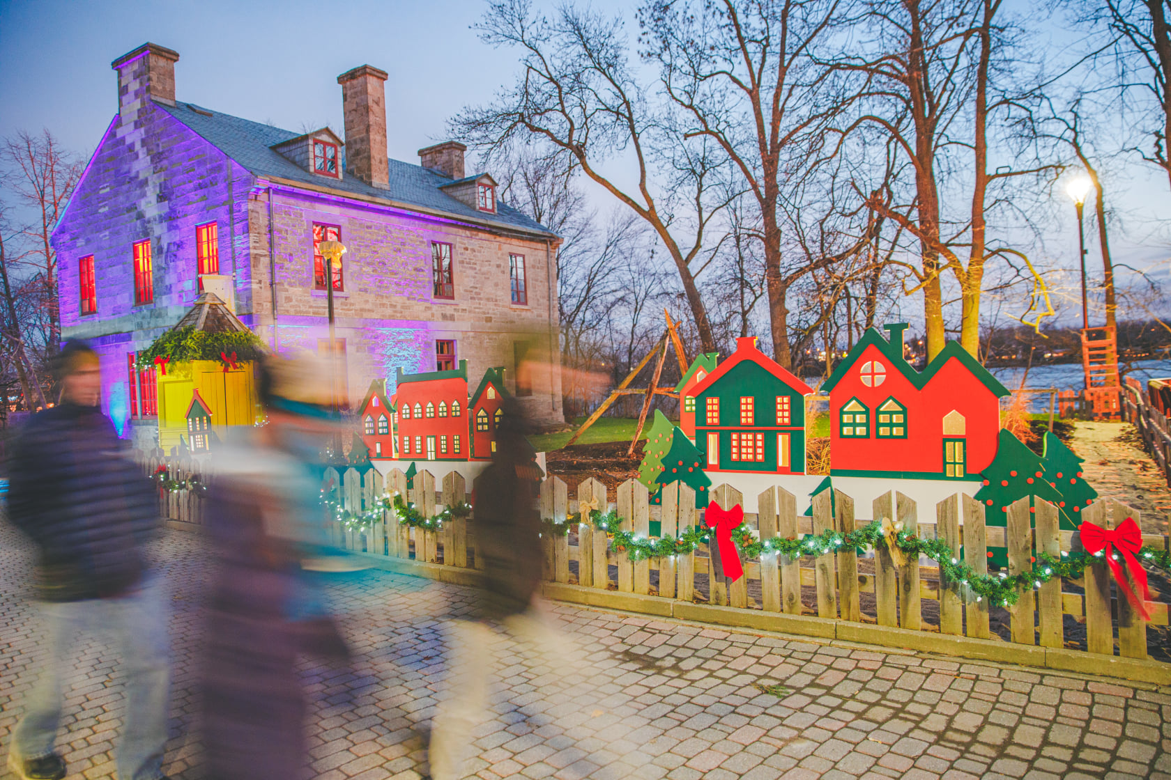 Experience The Magic Of The Holidays On Île-des-Moulins - Découvrir Les ...